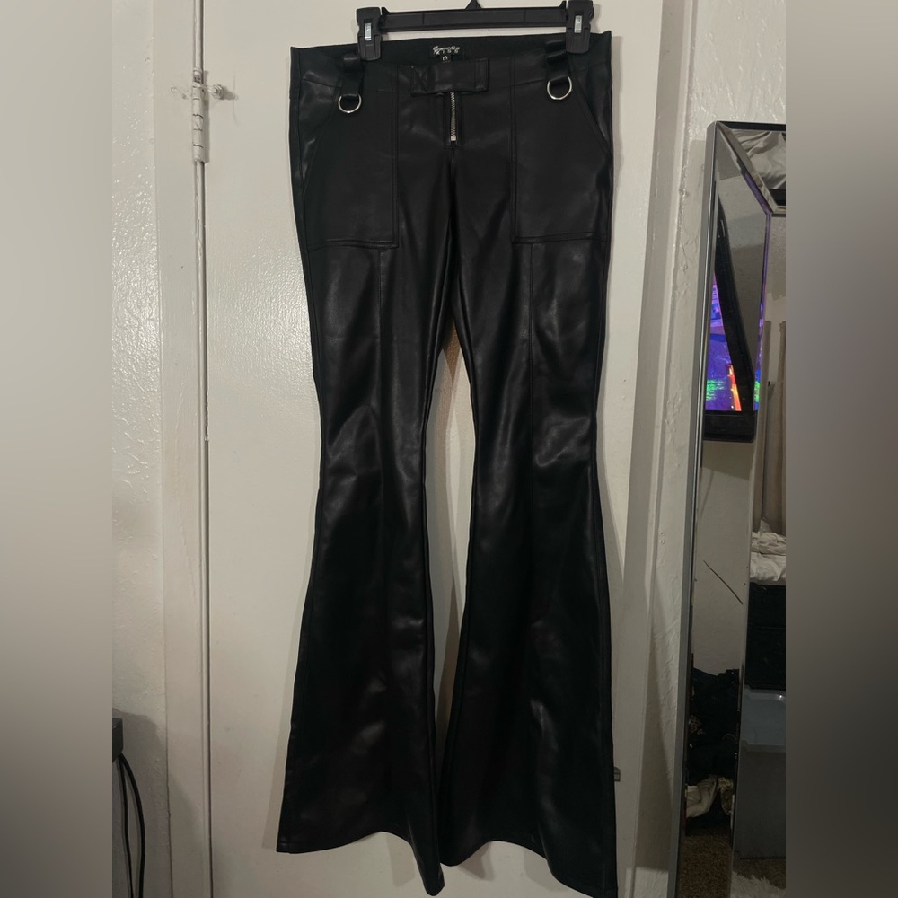 🖤 💣 Sleek Flare Vegan Leather Low Rise Pants